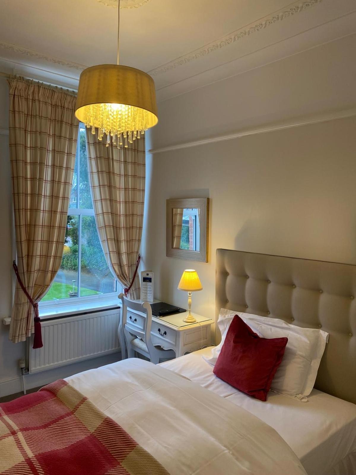 Alexandra Court Hotel Congleton Buitenkant foto